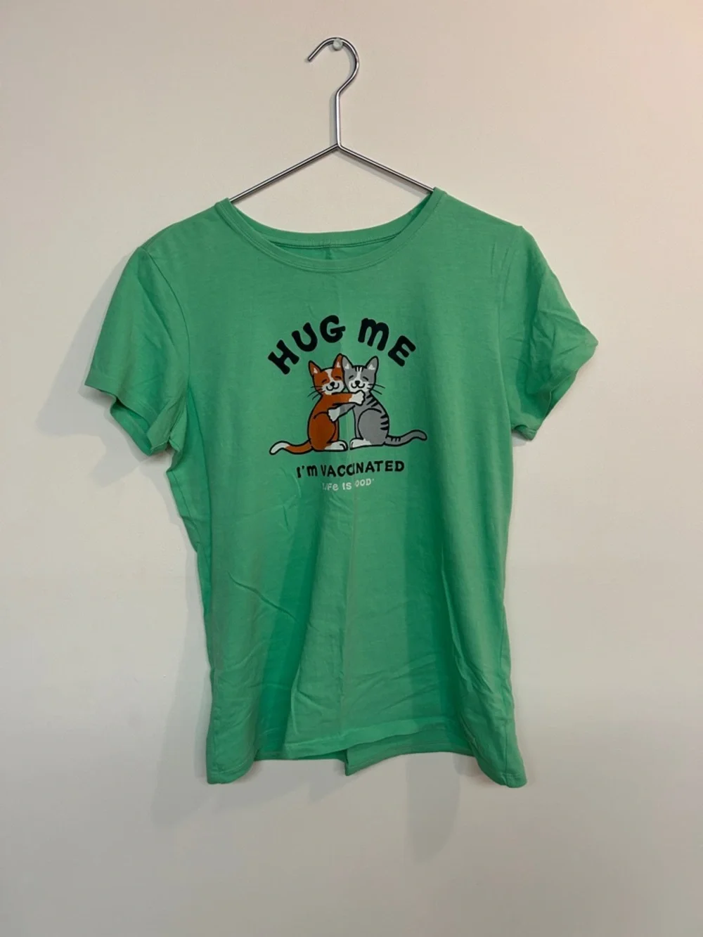 Life Is Good Green 'Hug Me' Cat Graphic Tee - Picture 1 of 5